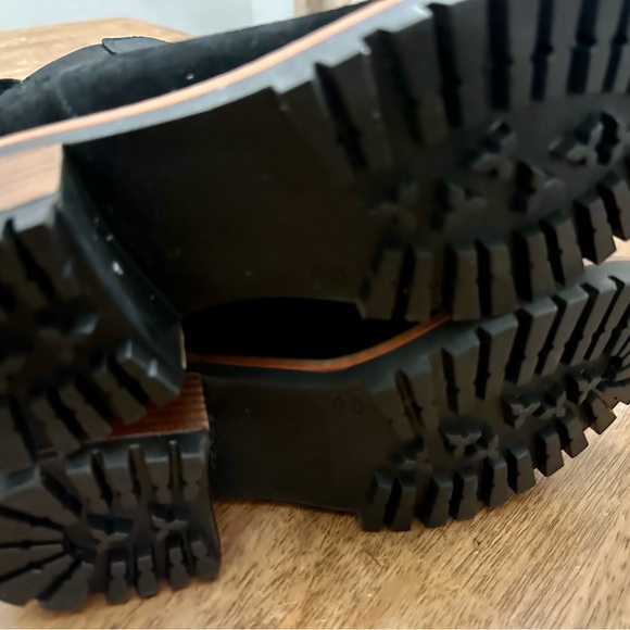 Bertuchi Black Suede Chelsea Boots - Picture 5 of 6